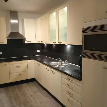 Cute Center Apartment